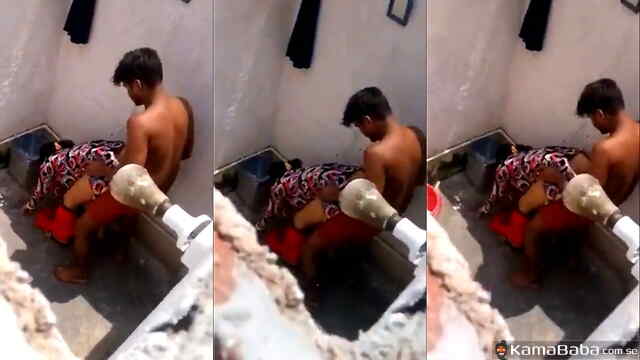 Voyeur Hidden Cam: Indian Housewife Cheating with Local Guy – Amateur XXX
